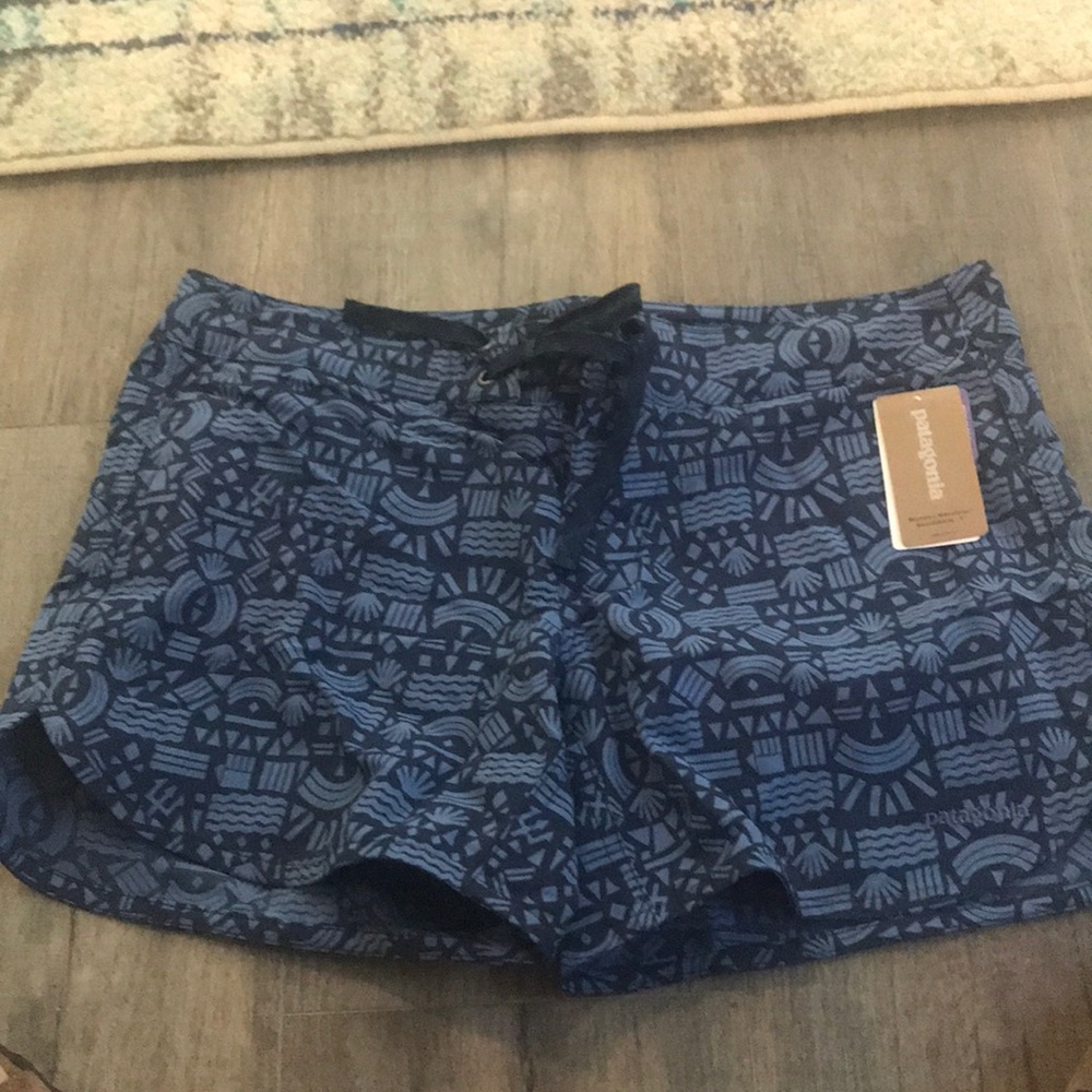 Patagonia wavefarer board shorts...5in inseam